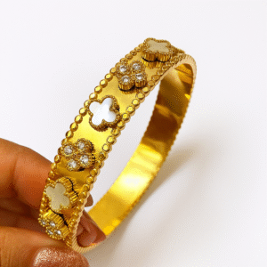 Elegant gold clover bracelet